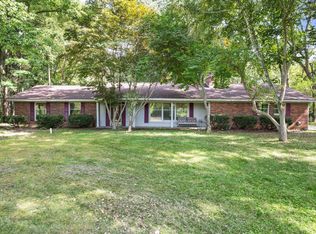 25100 Milford Rd, South Lyon, MI 48178