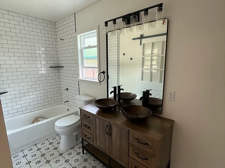 1533 Slater St — Photo 7