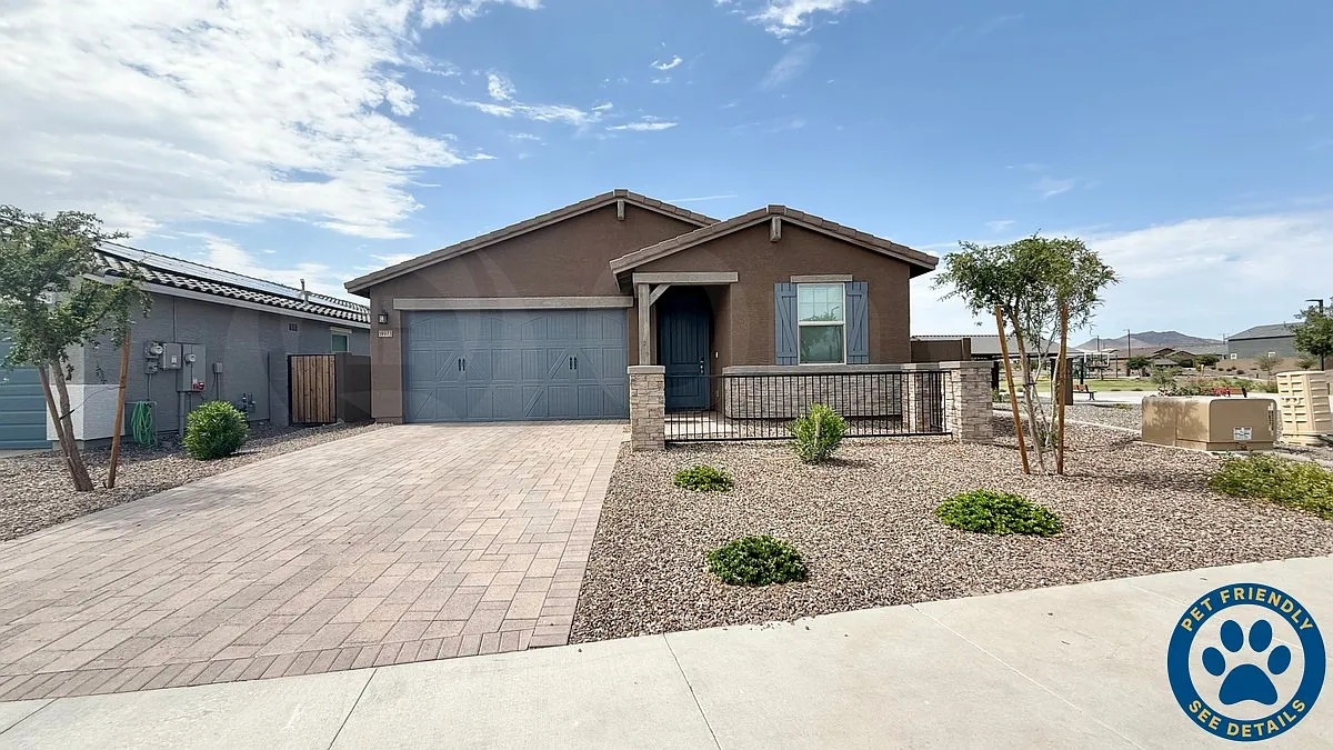 4 bed, 3.0 bath, 2048 sqft, $2,599 — Photo 1