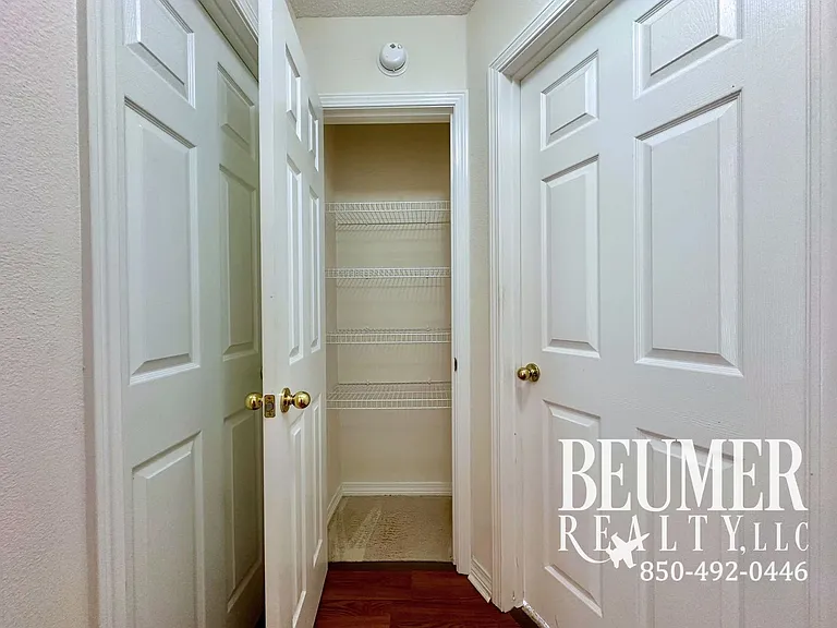 136 Carrier Dr — Photo 18