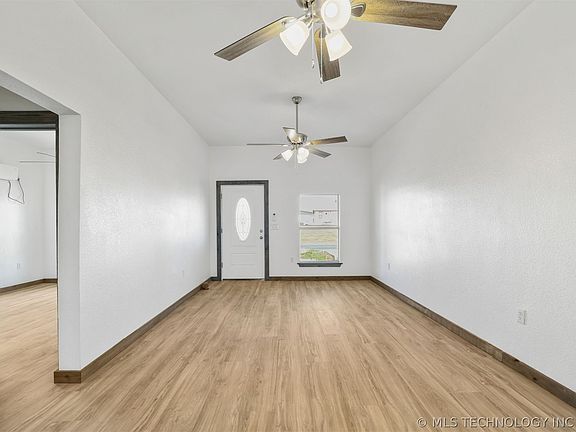 4th image of 421 W Arkansas St
