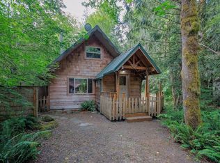 65750 E Sandy River Ln, Rhododendron, OR 97049