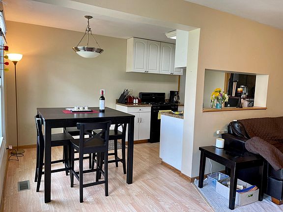 2nd image of 315 Mallard Ct