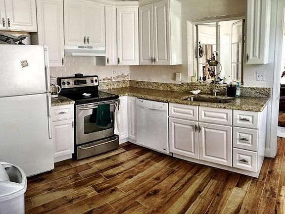 2nd image of 1105 N Ocean Breeze