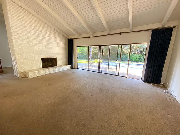 4th image of 484 Stanford Dr