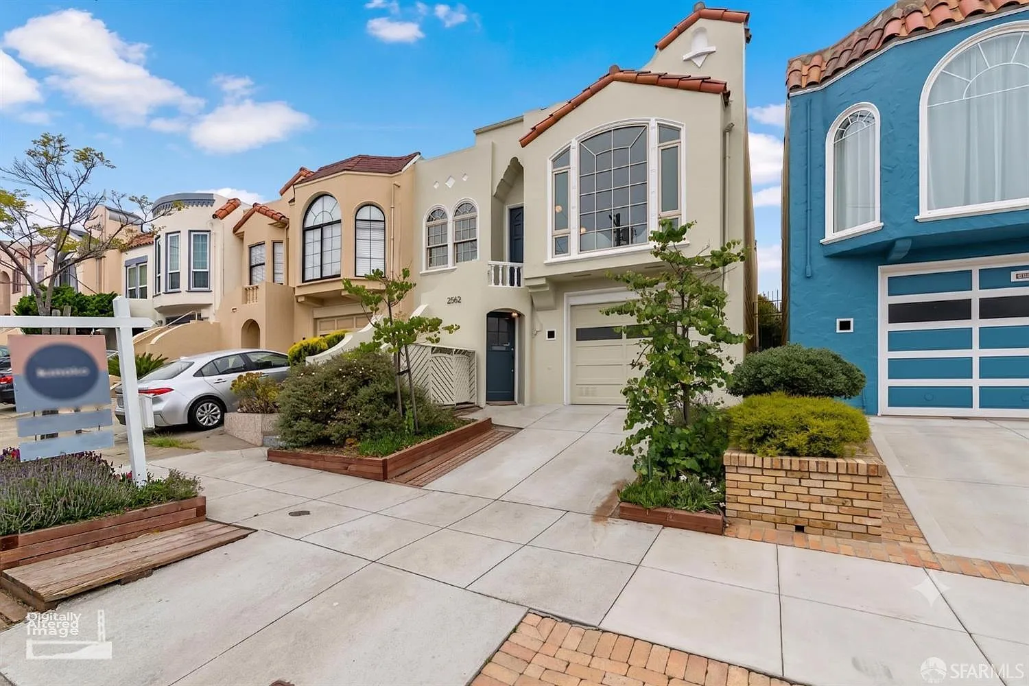 2562 26th Ave - Photo 3
