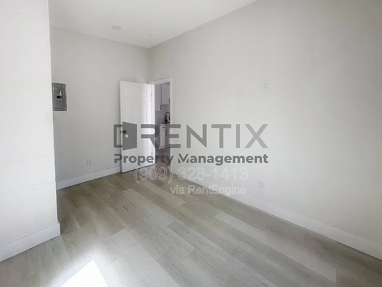 787 N Reservoir St — Photo 8