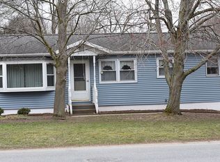 121 Michigan Ave, Colon, MI 49040