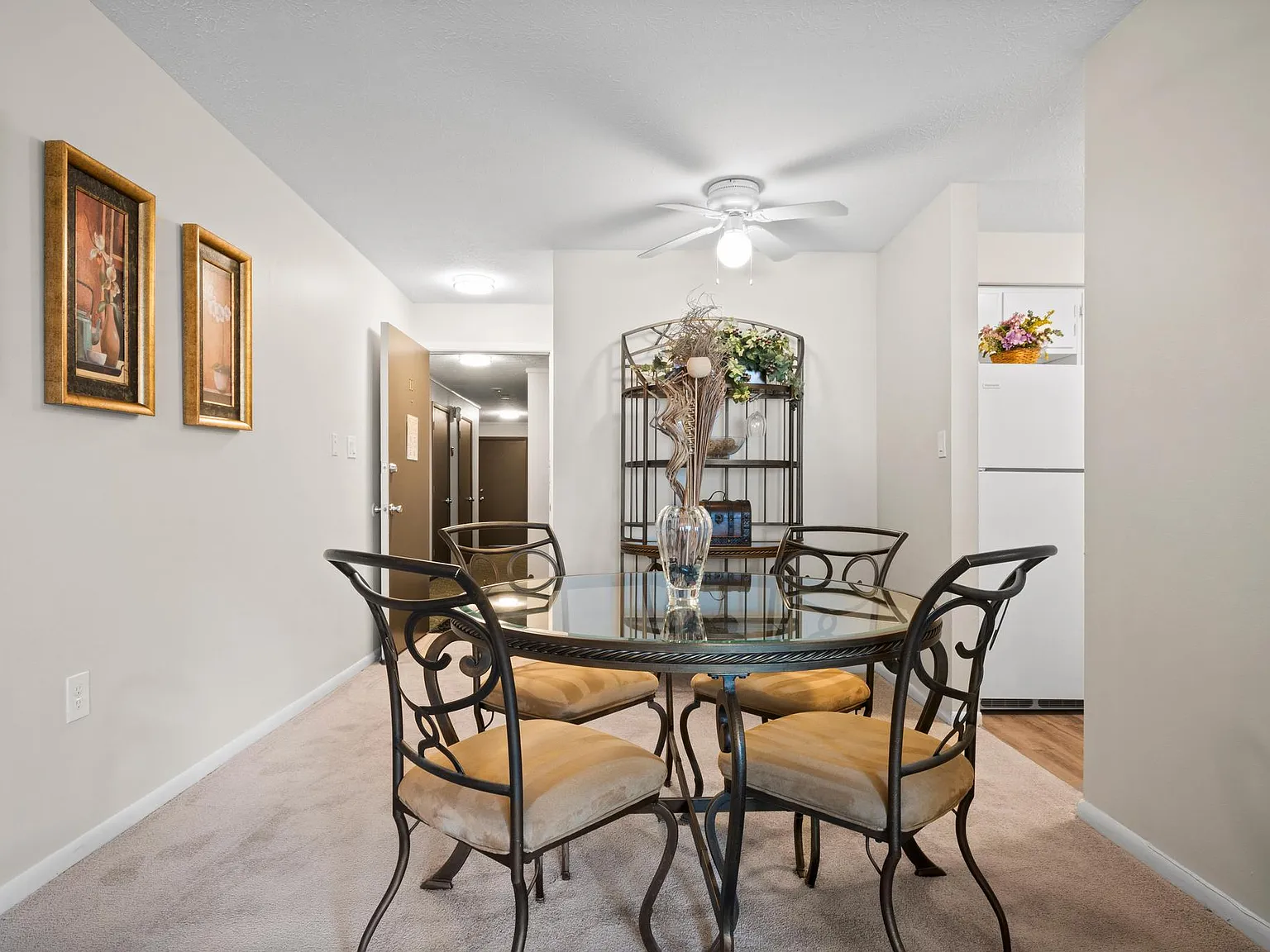 Parkview Manor — Photo 4
