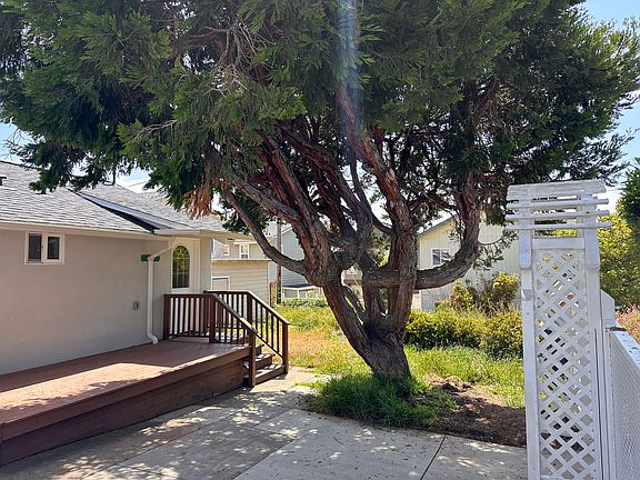 4th image of 460 Marina St