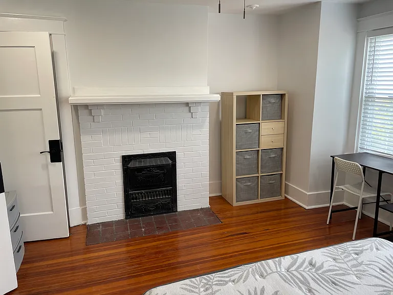 Eldridge St — Photo 15