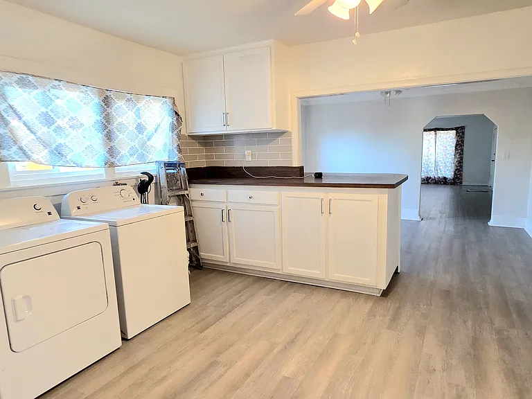 1141 W Gage Ave — Photo 11