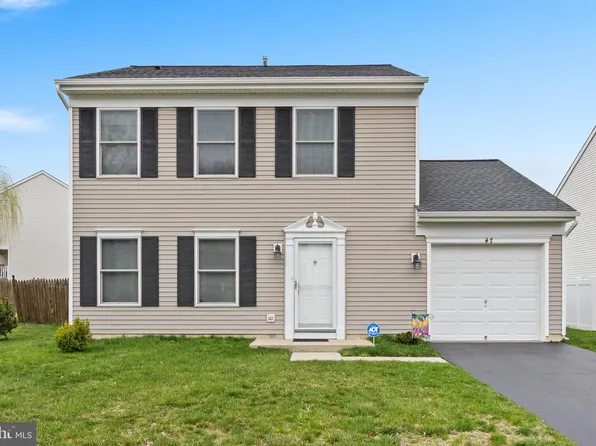 47 Greenbrook Dr, Columbus, NJ 08022