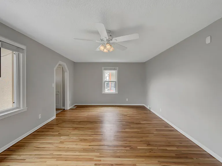 712 Main St NE — Photo 5