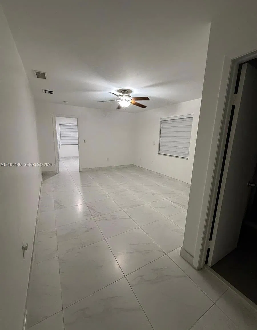 1 bed, 1.0 bath, $1,800 — Photo 2