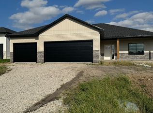 530 Malcolm Rd, Malcolm, NE 68402