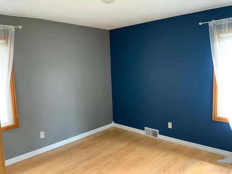 Primary bedroom main level