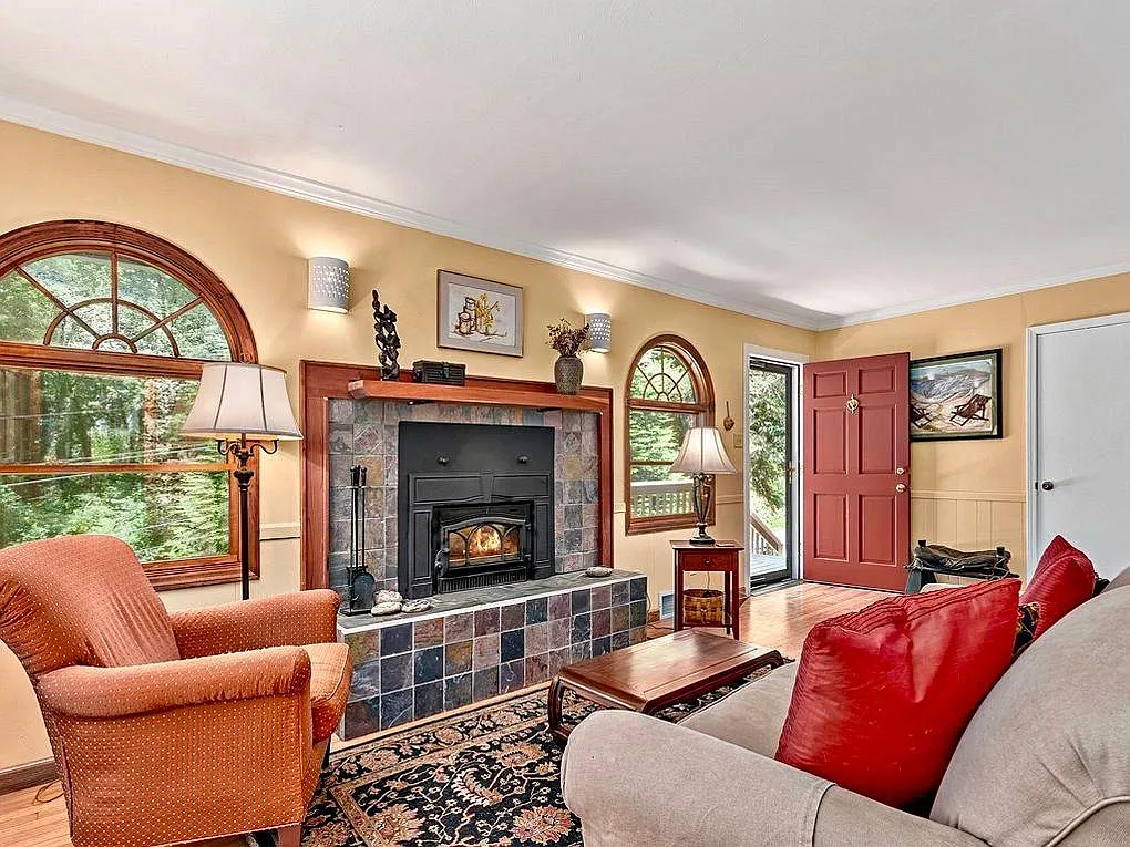 Living room. - 36 Valle Vista Dr