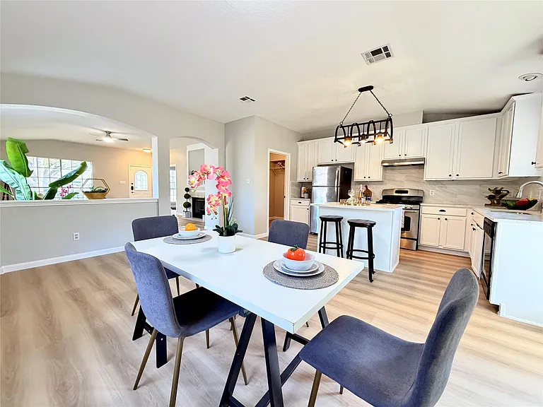 2417 Hallie Ln — Photo 25