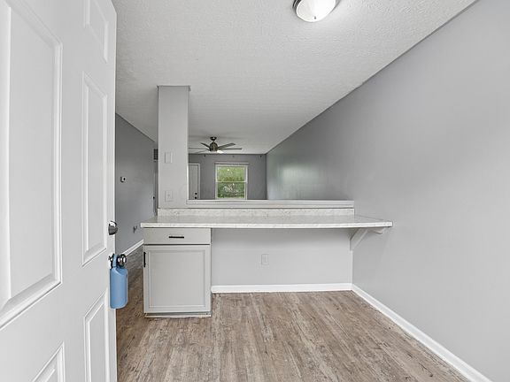3rd image of 2254 Perkins Ct #P