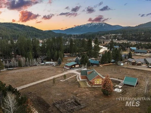 3 Boone Rd, Garden Valley, ID 83622