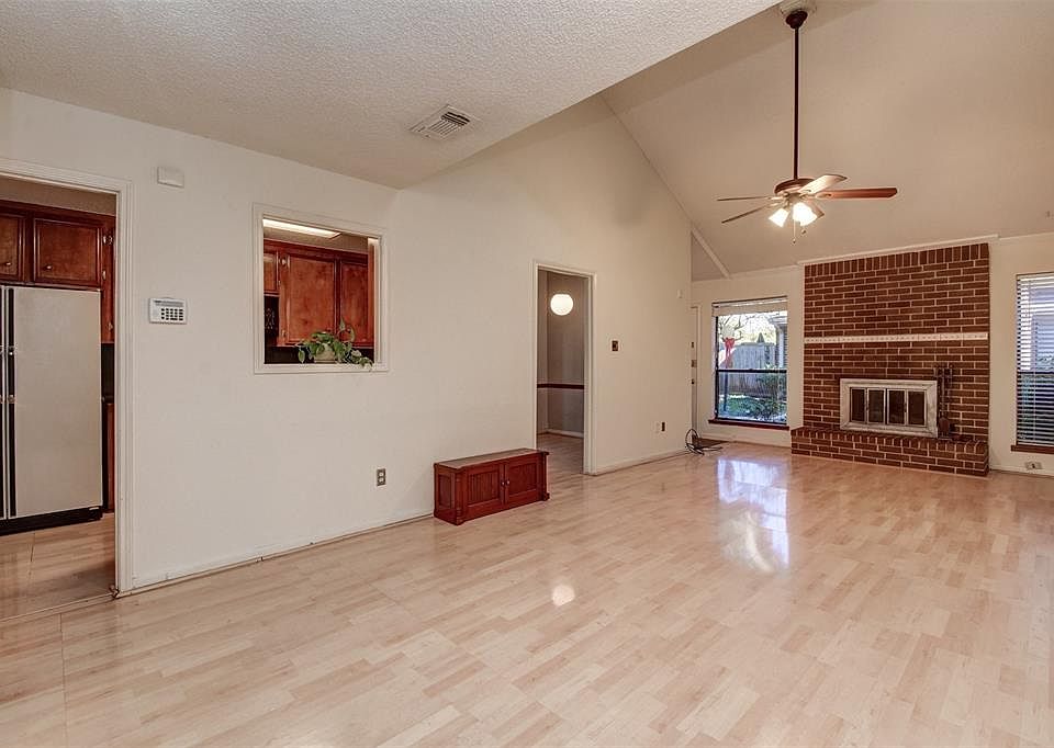 1st image of 13810 Hollowgreen Dr