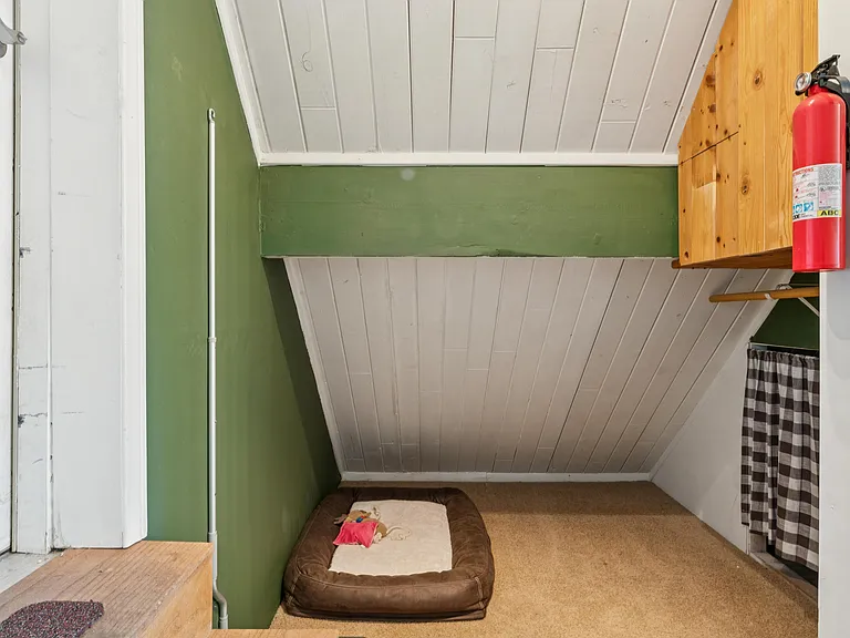 1171 N Grass Valley Rd — Photo 32