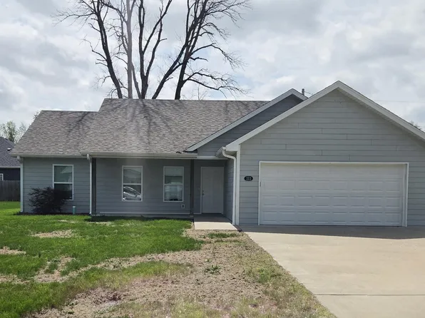 212 Alco St, Centralia, MO 65240
