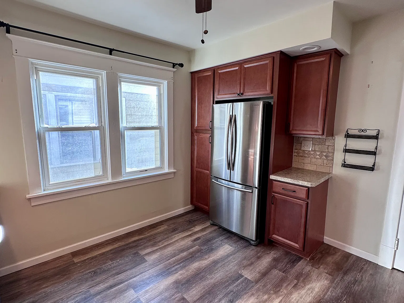 3 bed, $1,700 — Photo 4