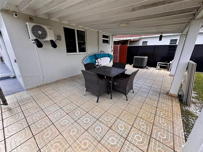 1158 NW 34th Ave #1 — Photo 18