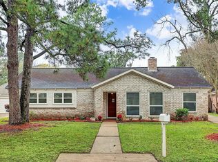 2611 Pine Village Dr, Houston, TX 77080