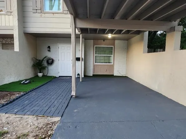 5118 Tennis Court Cir, Tampa, FL 33617