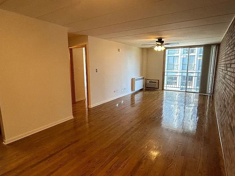 2340 N Commonwealth Ave — Photo 31