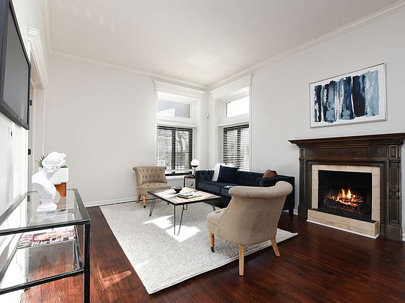 2nd image of 1500 N La Salle St #1A
