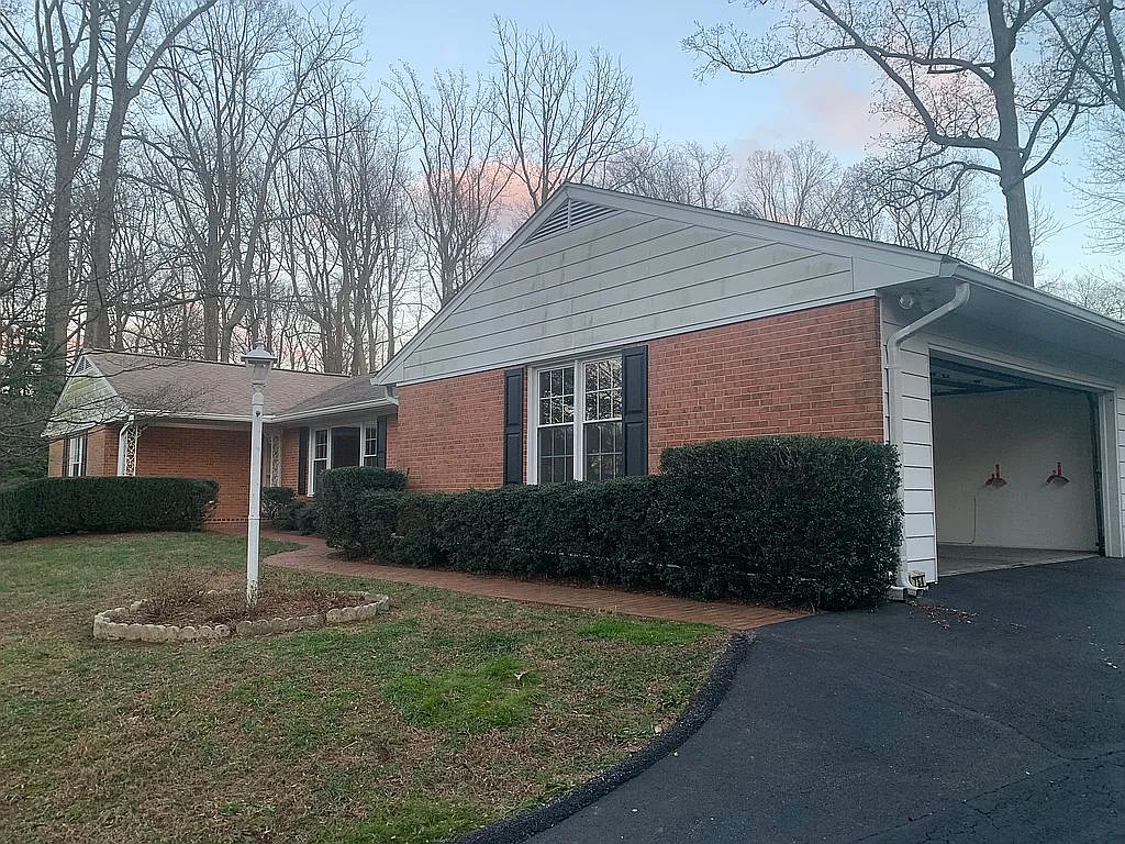 754 Carlisle Dr photo 1