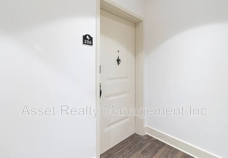 1120 Franck St #206 — Photo 11