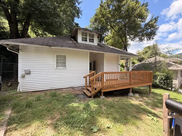 30 Morris St, Sylva, NC 28779