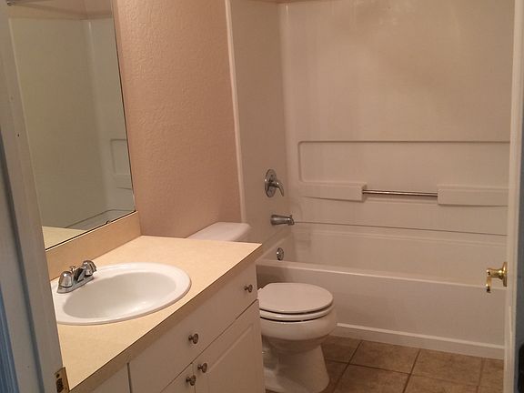 5th image of 141 Reserve 105 Cir