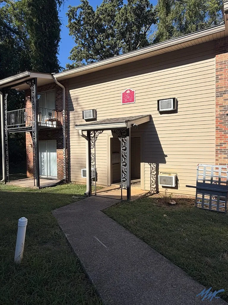 Studio, 1.0 bath, 500 sqft, $850 — Photo 1