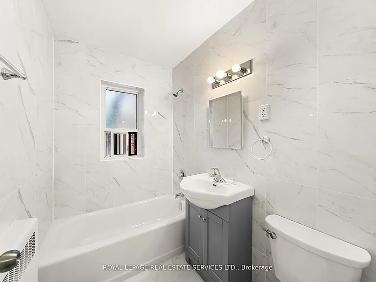 308 The Kingsway #110 — Photo 18