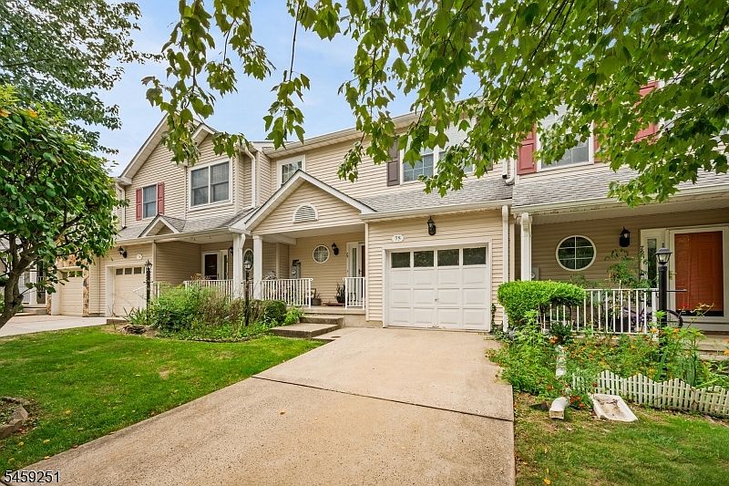 1st image of 75 Castleton Rd