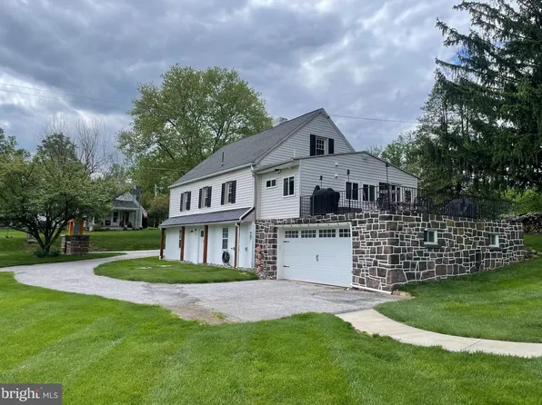 5390 Nursery Rd, Dover, PA 17315