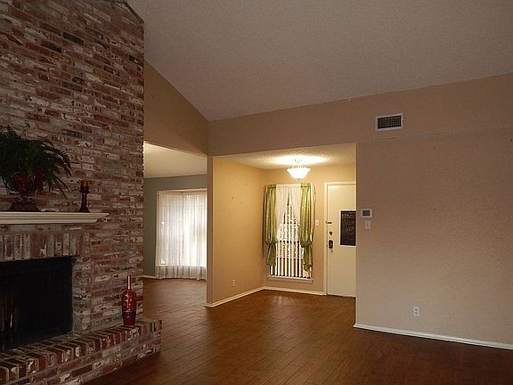 4th image of 3605 Hidden Dr APT F2