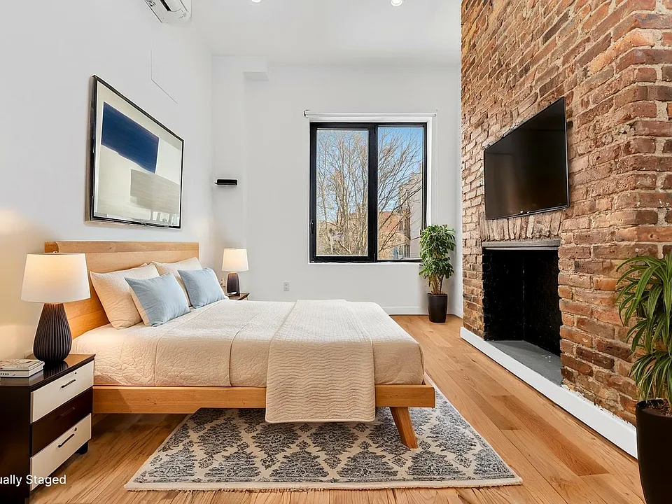 283 Evergreen Ave #1