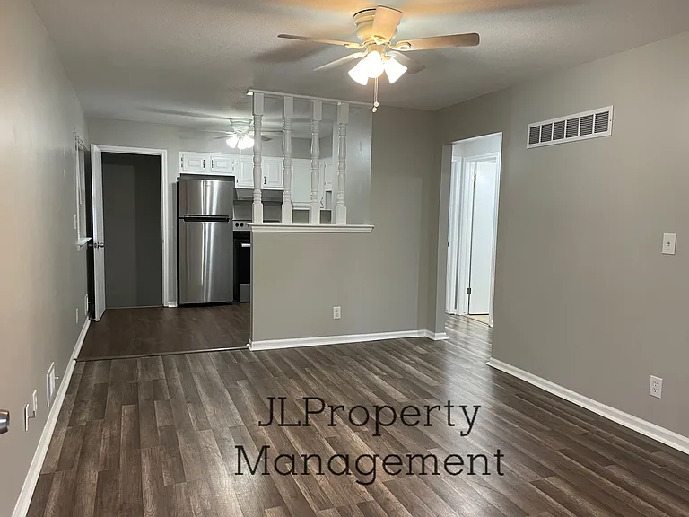 921 SW Kingscross Rd #1 — Photo 3