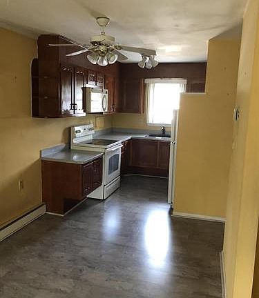 4th image of 42H Cambridge Ct #200H