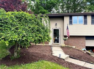 215 Old Oak Rd, Mcmurray, PA 15317