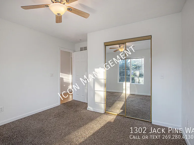 1302 Jack Pine Way — Photo 3