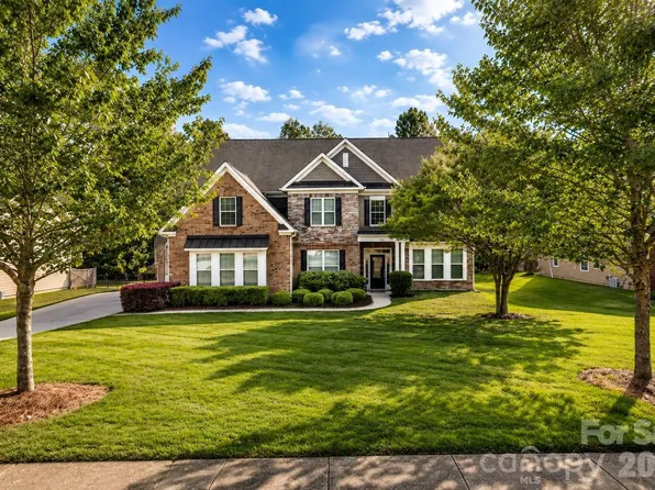 2412 Hamlet Ct, Matthews, NC 28105
