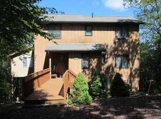 2095 Totteridge Rd, Bushkill, PA 18324